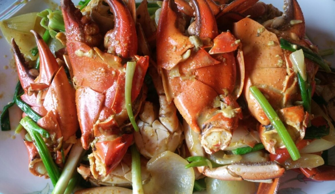 Stir-fried sea meat crab with curry powder