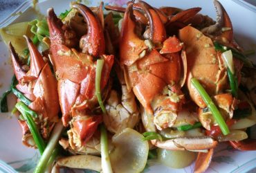 Stir-fried sea meat crab with curry powder