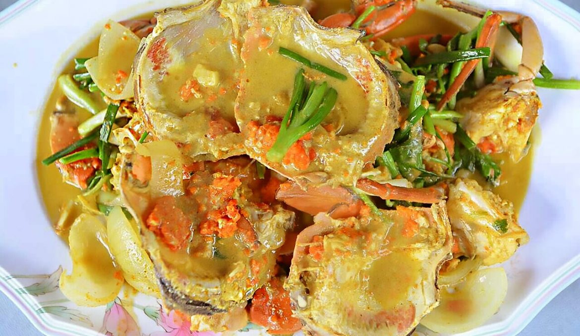 Stir-fried ( sea meat crab / sea egg crab) with curry powder