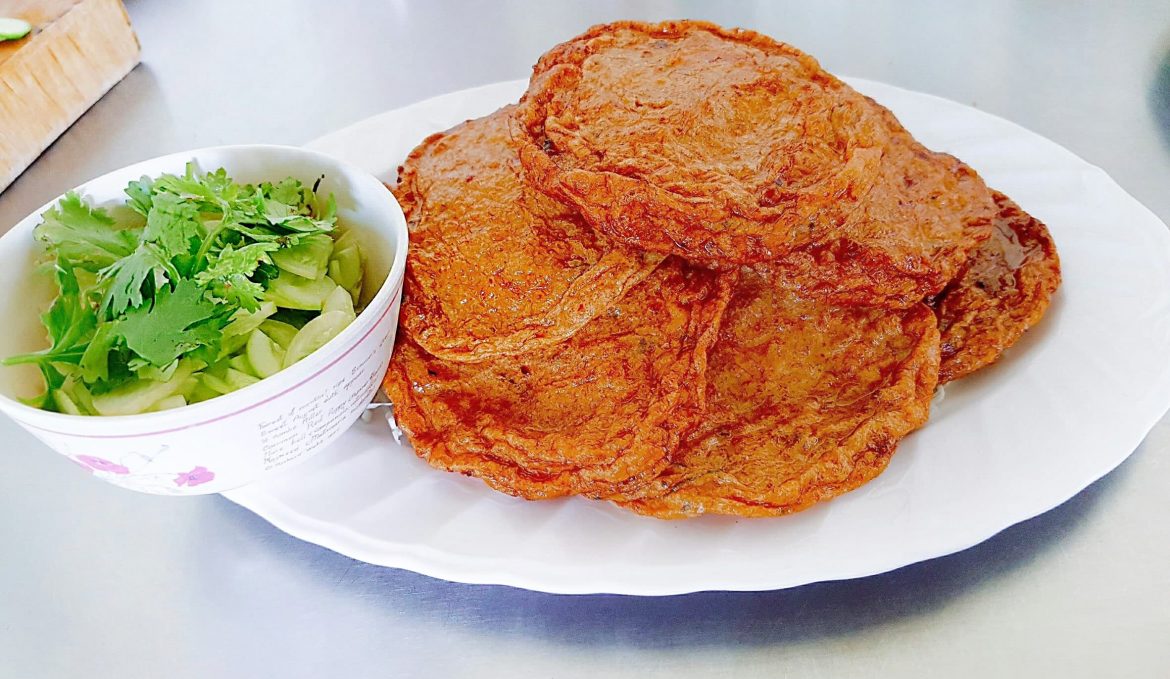 Fried fish cakes